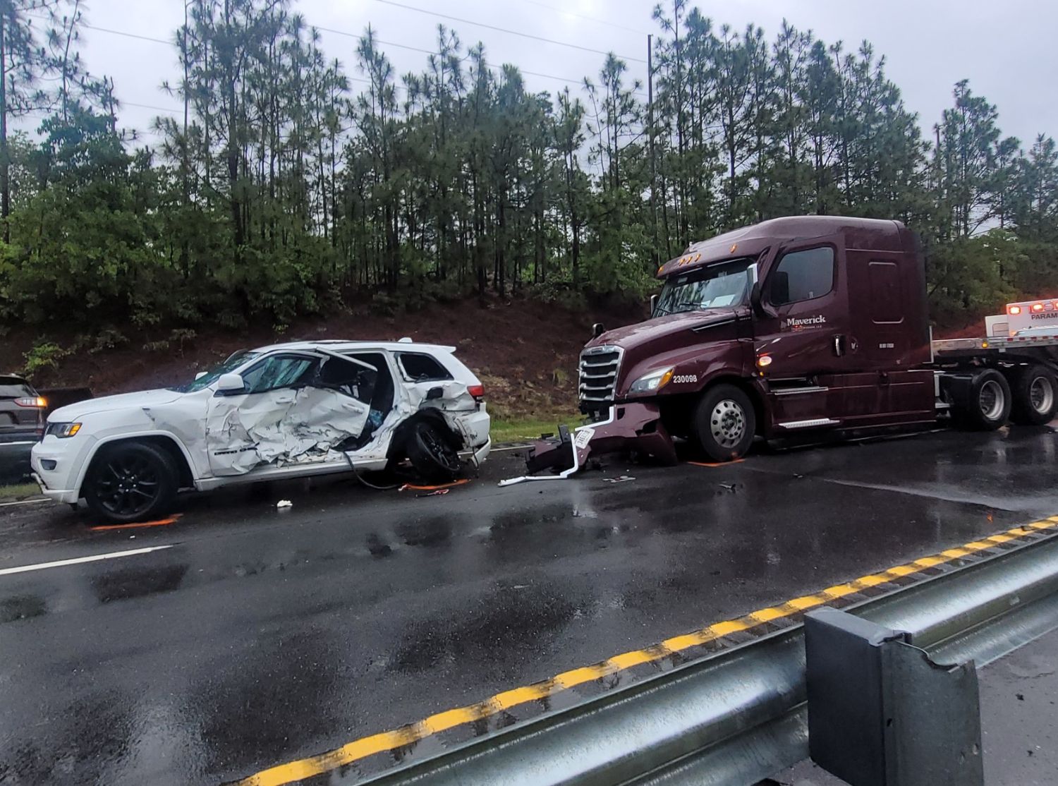 accident US 1 18 wheeler two jeeps B.GR SHS