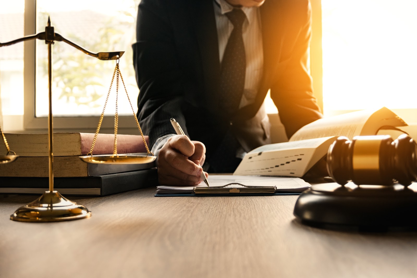 Erickson Sederstrom Litigation Law Firm Benefits 1 shutterstock 1029430792 1